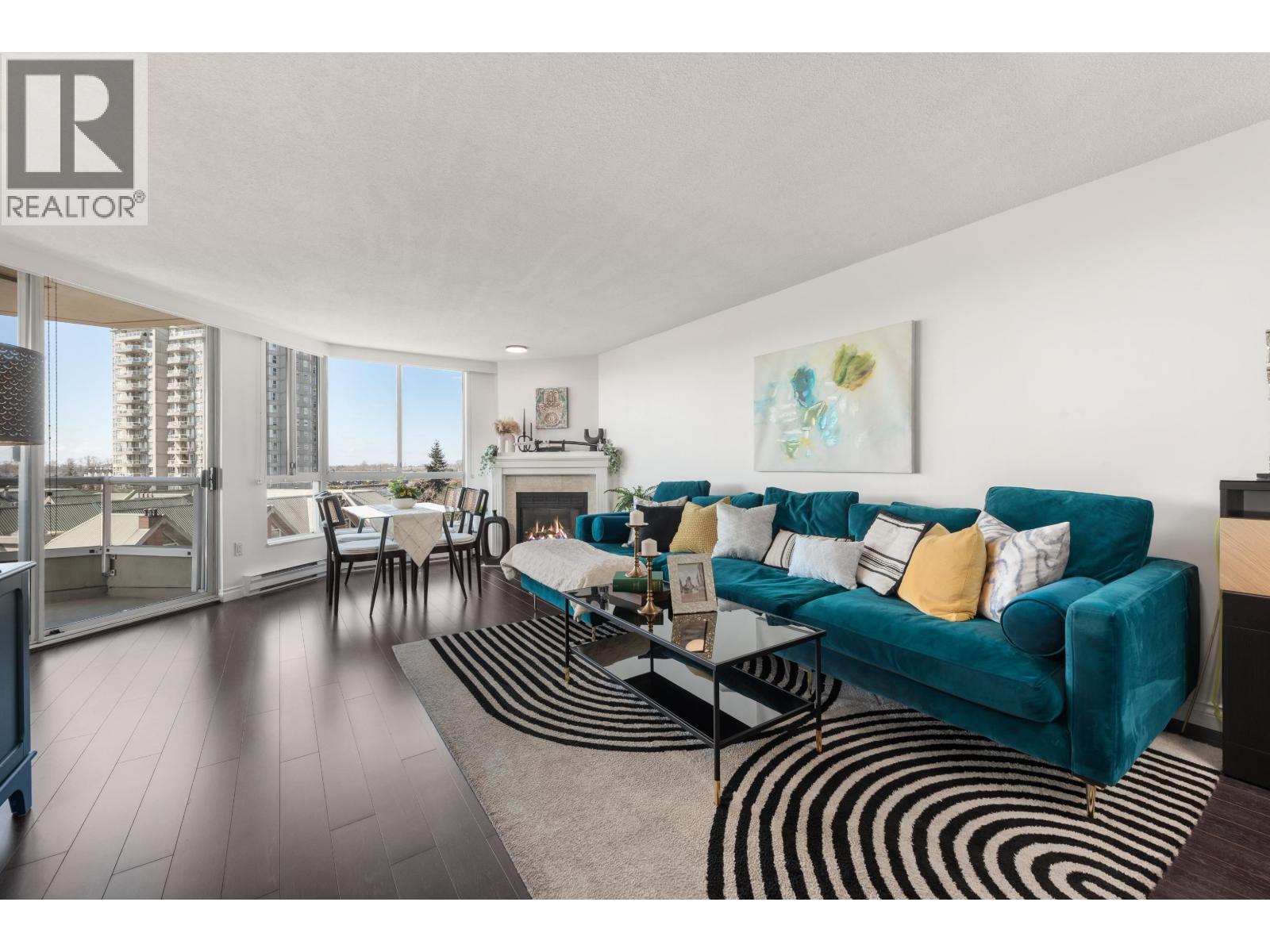 801 1235 QUAYSIDE DRIVE