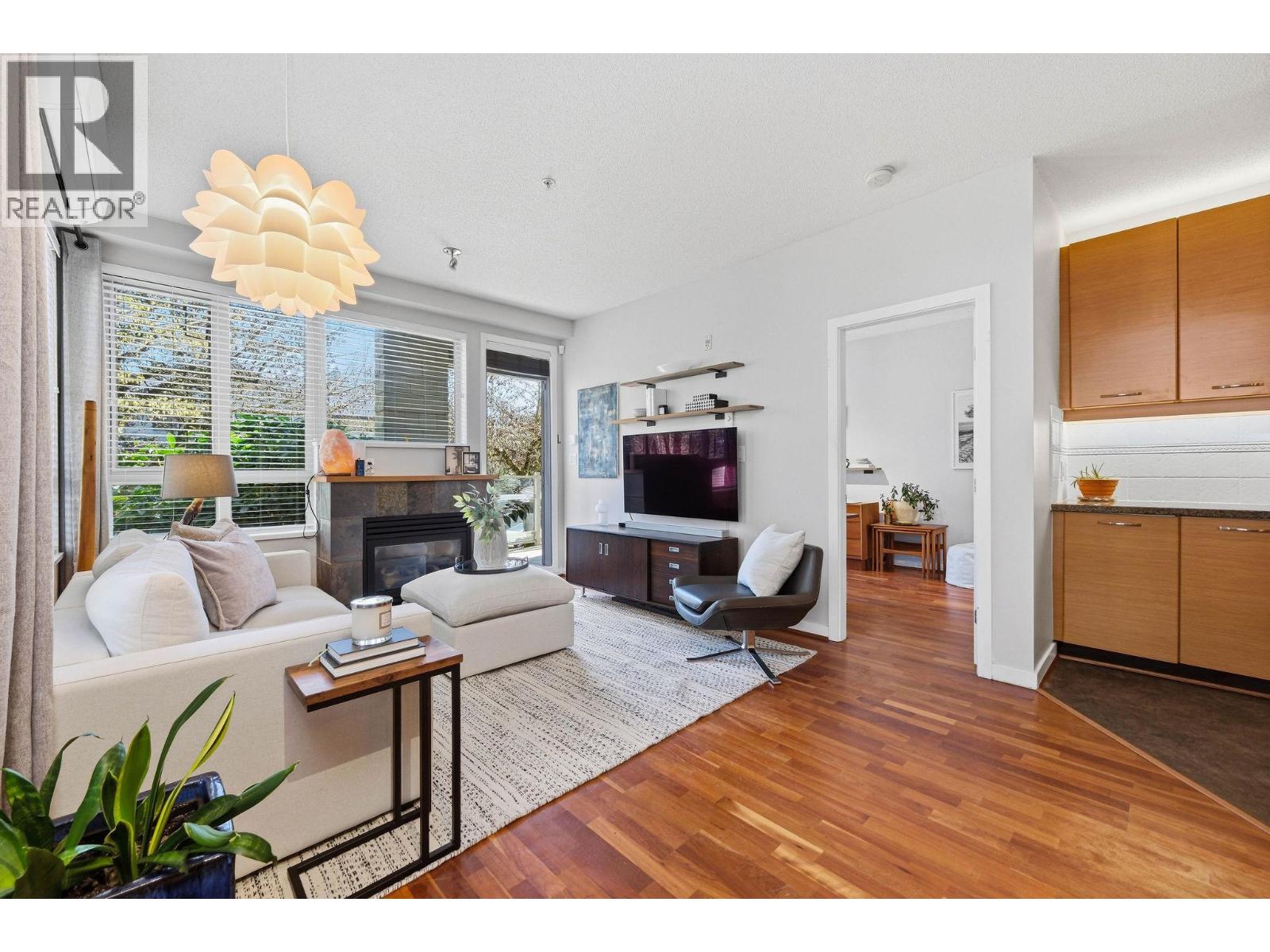 223 530 RAVEN WOODS DRIVE