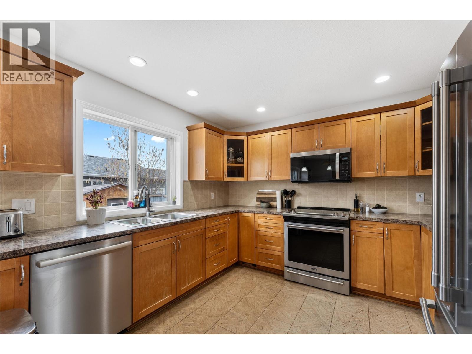  1233 Turri Avenue, Kelowna