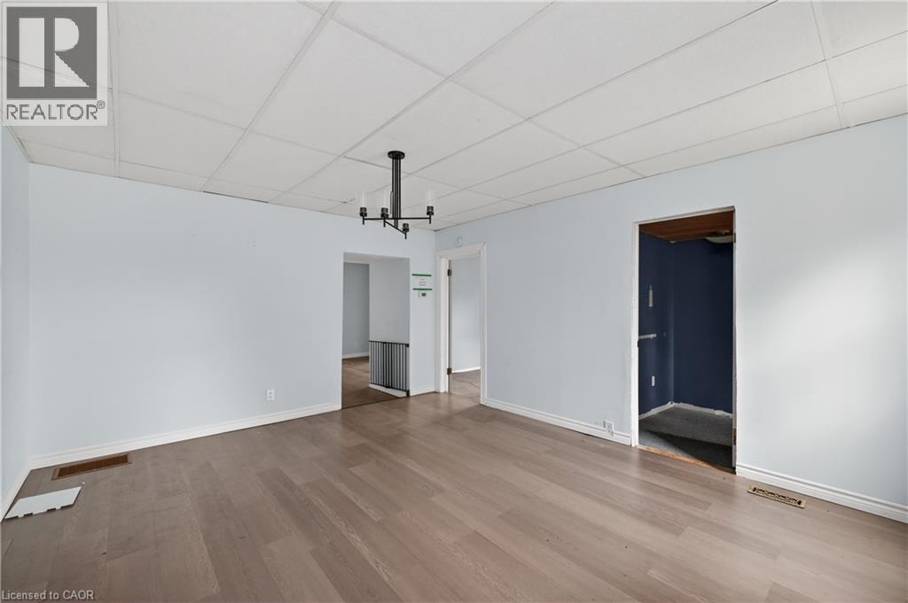 527 BOND Street - 14