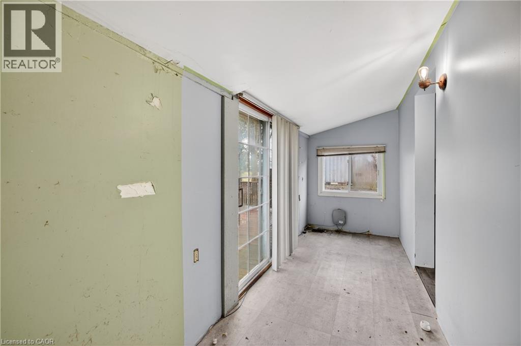 527 BOND Street - 29