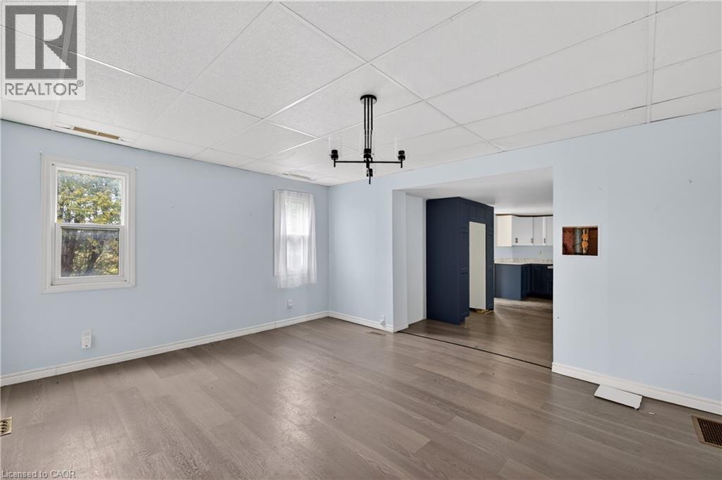 527 BOND Street - 7