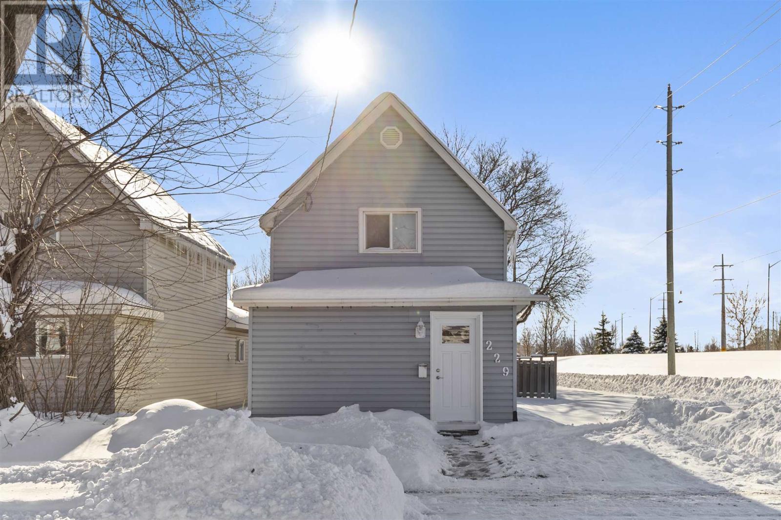 229 St. George's AVE