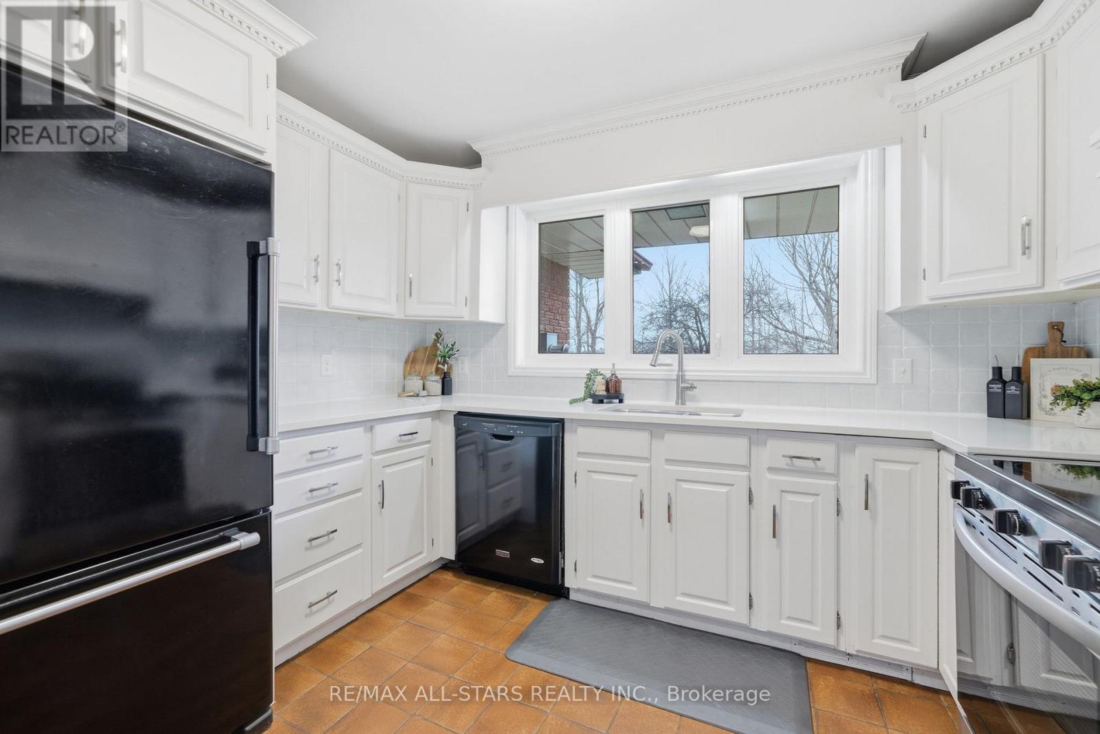2407 ASHBRIDGE ROAD - 12