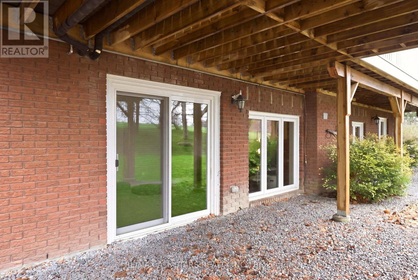 2407 ASHBRIDGE ROAD - 36
