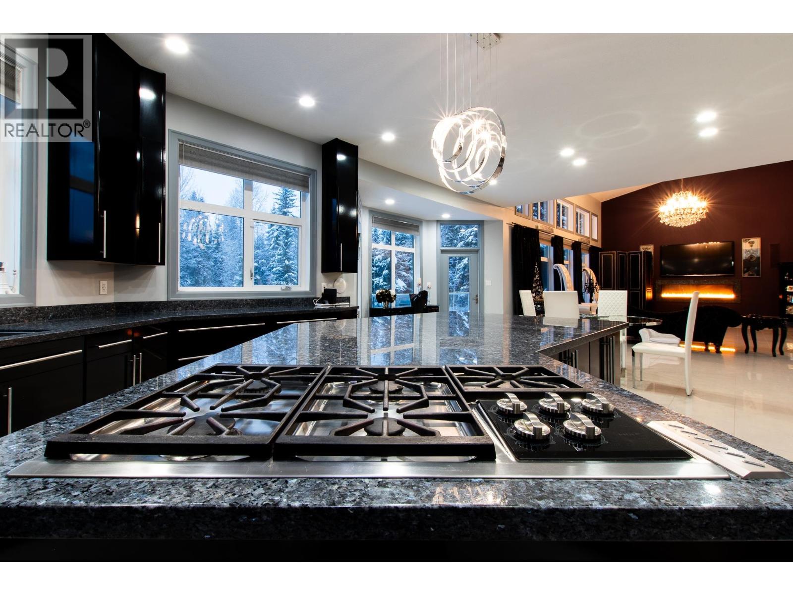 Photo 12 of 41 — 3985 EVA PLACE · Prince George, BC