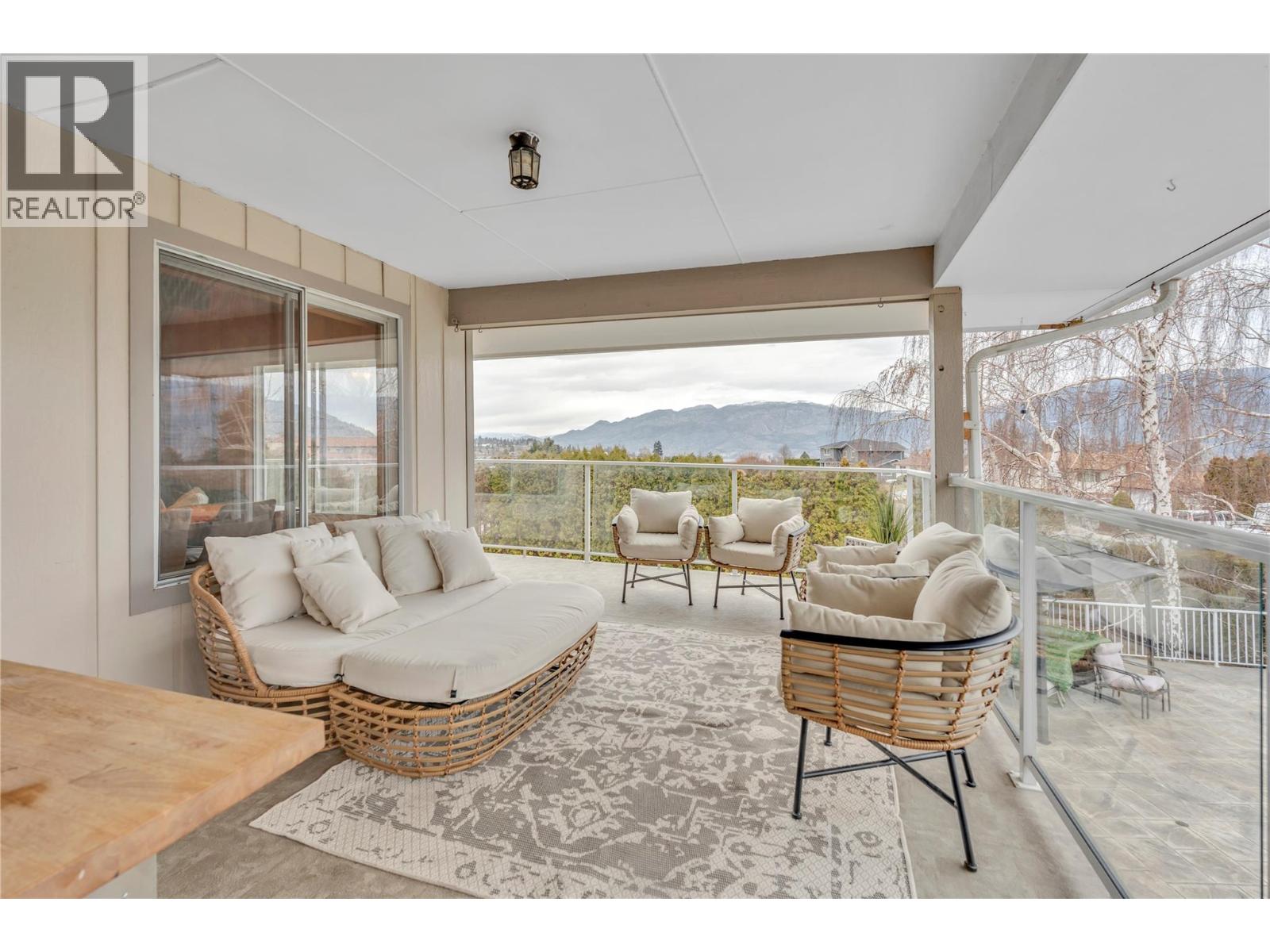 12203 Giants Head Road, Summerland