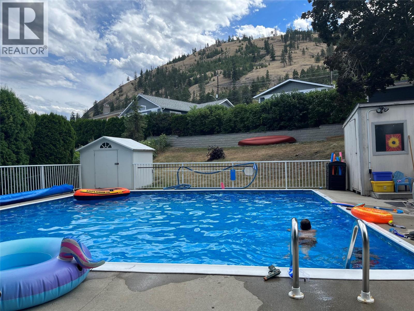 12203 Giants Head Road, Summerland