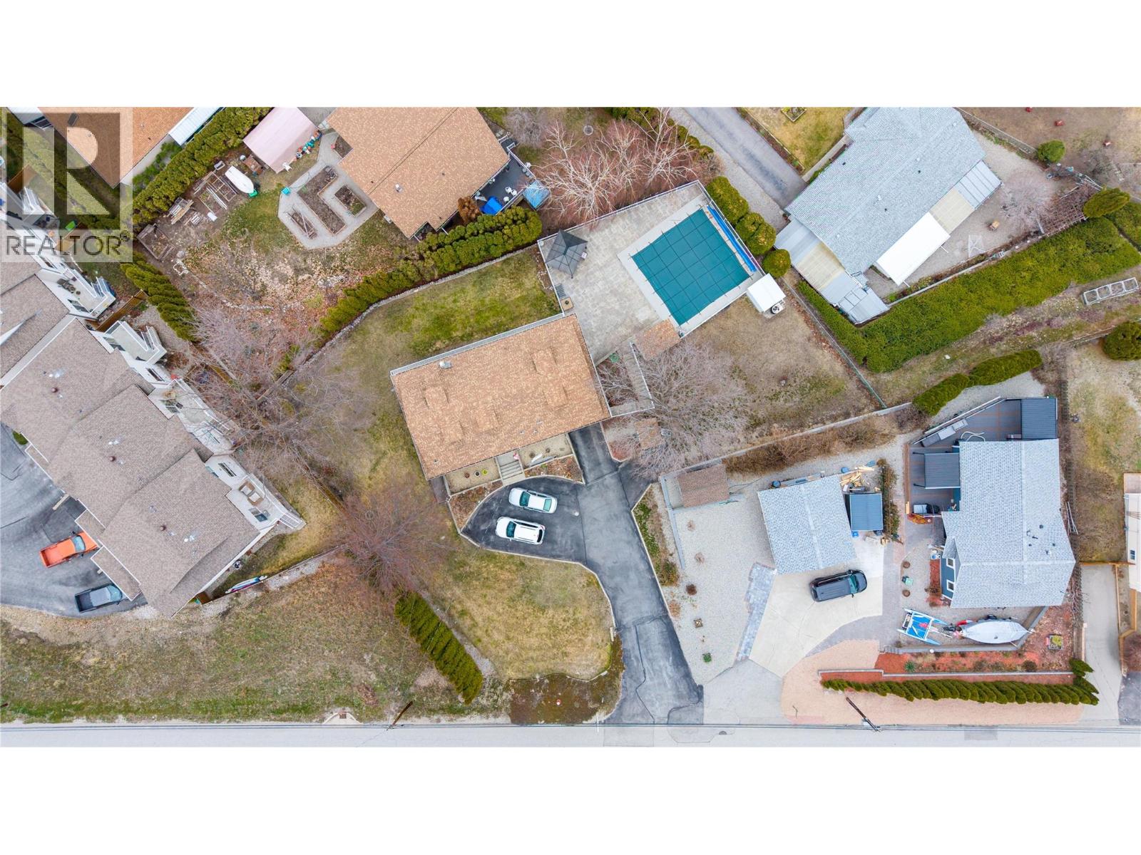 12203 Giants Head Road, Summerland