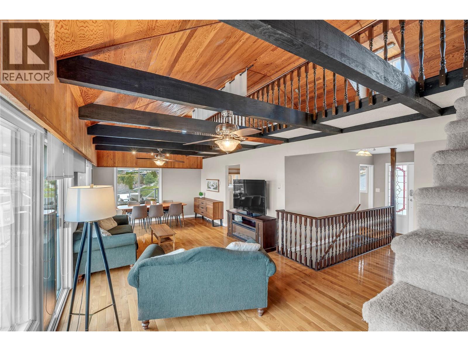 12203 Giants Head Road, Summerland