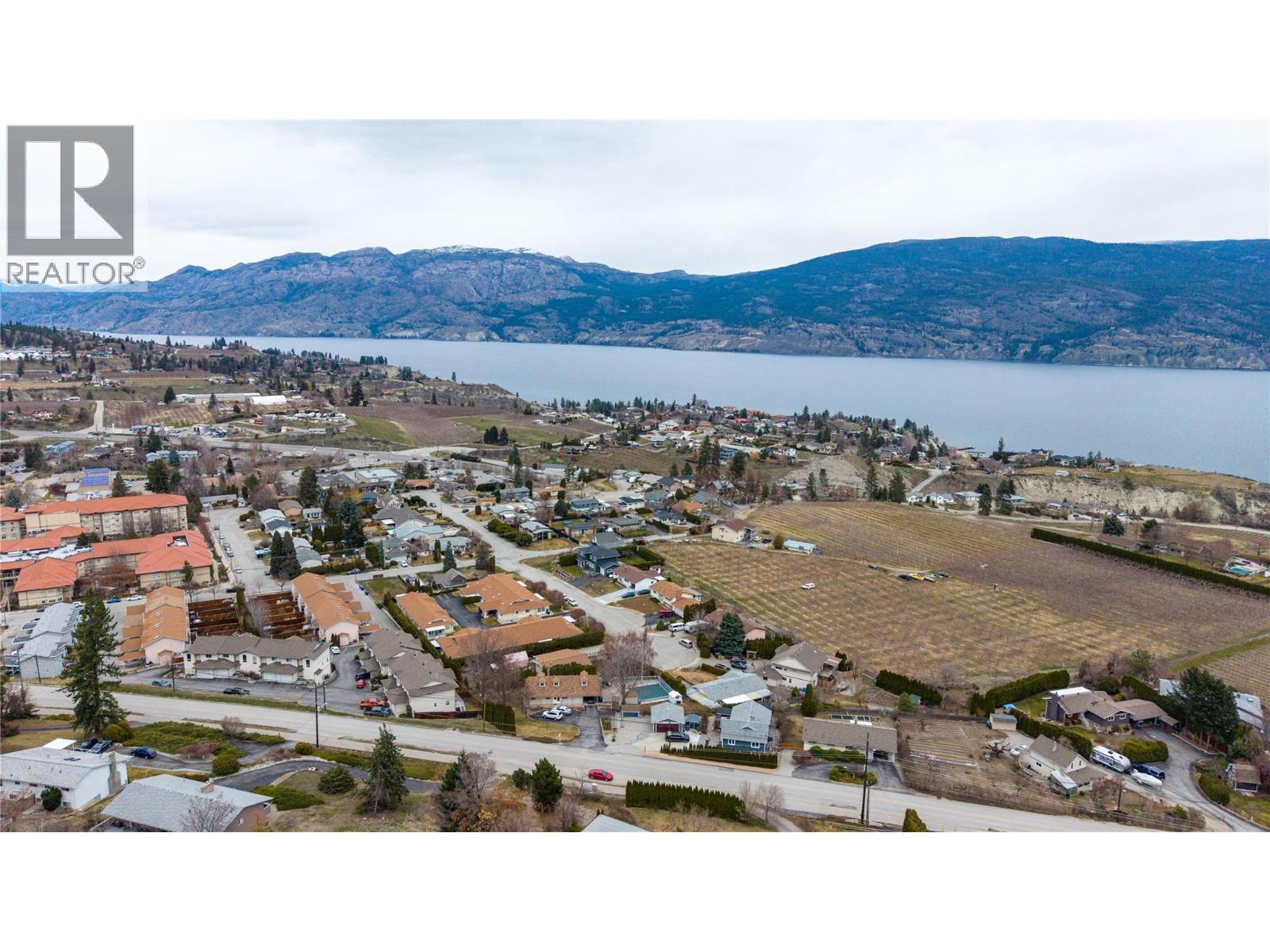 12203 Giants Head Road, Summerland