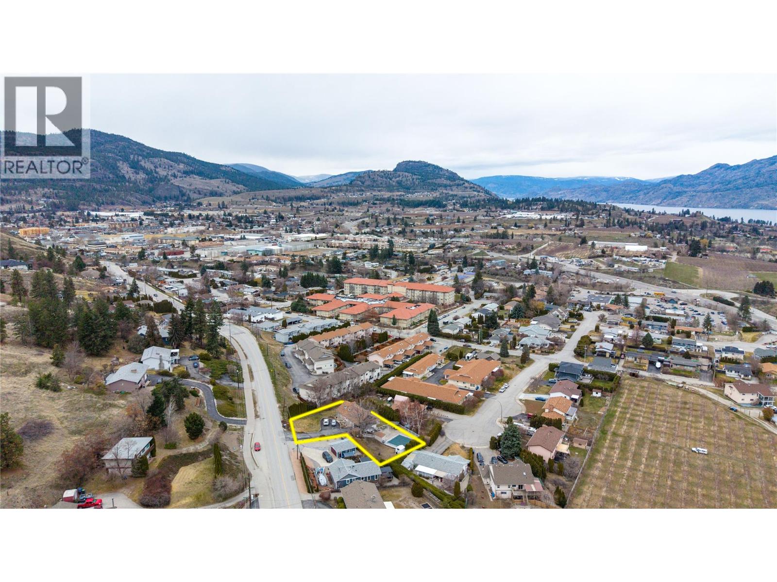 12203 Giants Head Road, Summerland