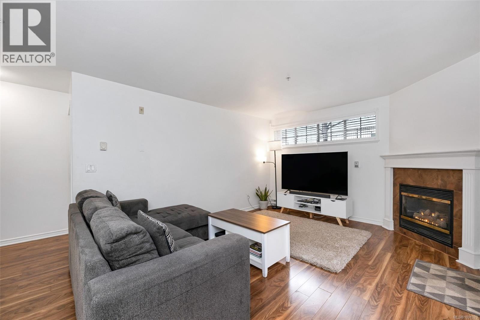 #108 1371 HILLSIDE AVE - Image 2