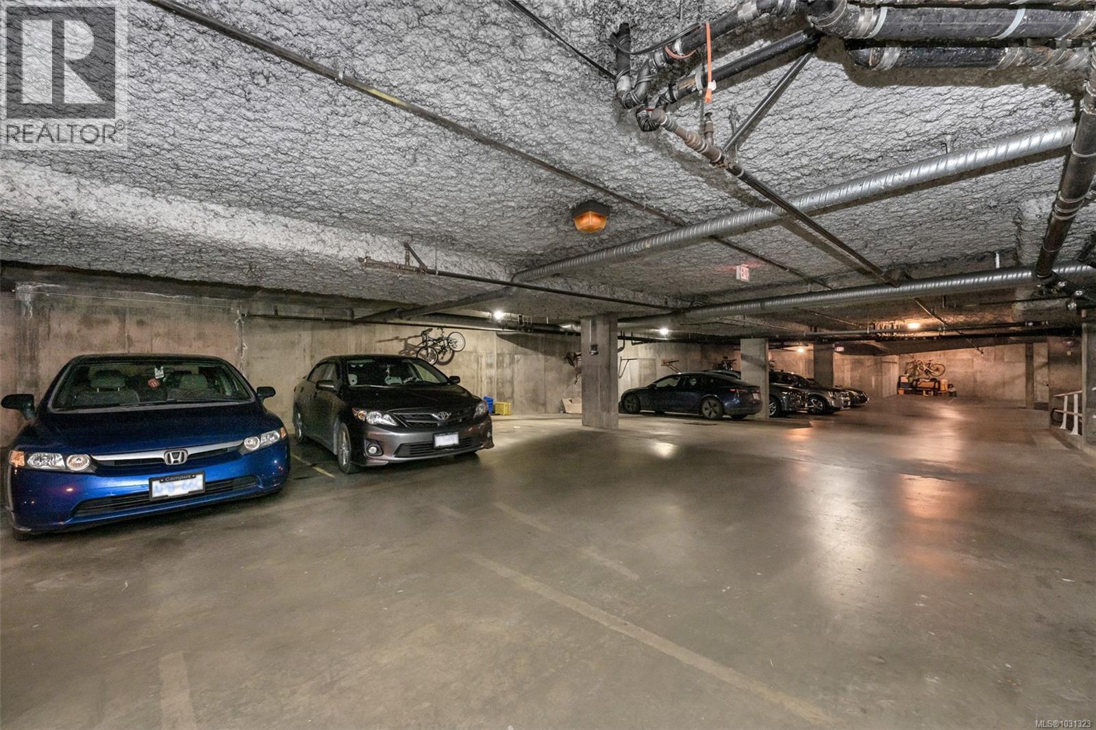 #108 1371 HILLSIDE AVE - 20