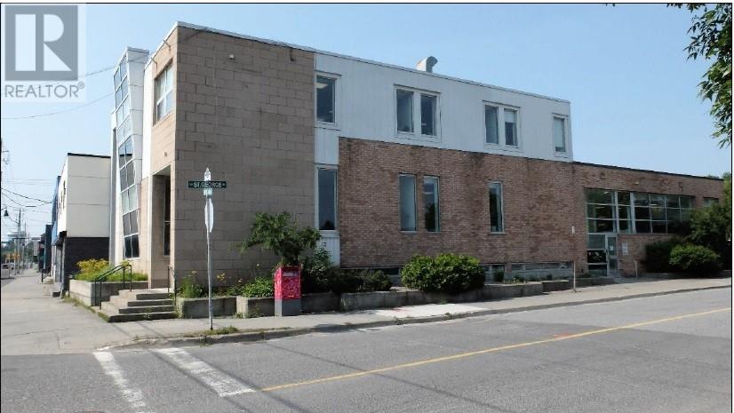 531 Notre Dame Avenue — photo 35