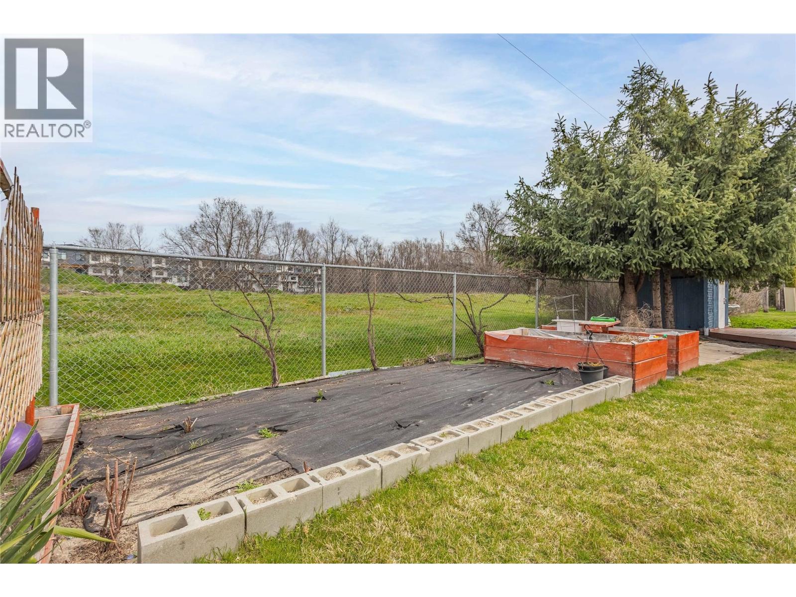 #111 1133 FINDLAY ROAD - 34