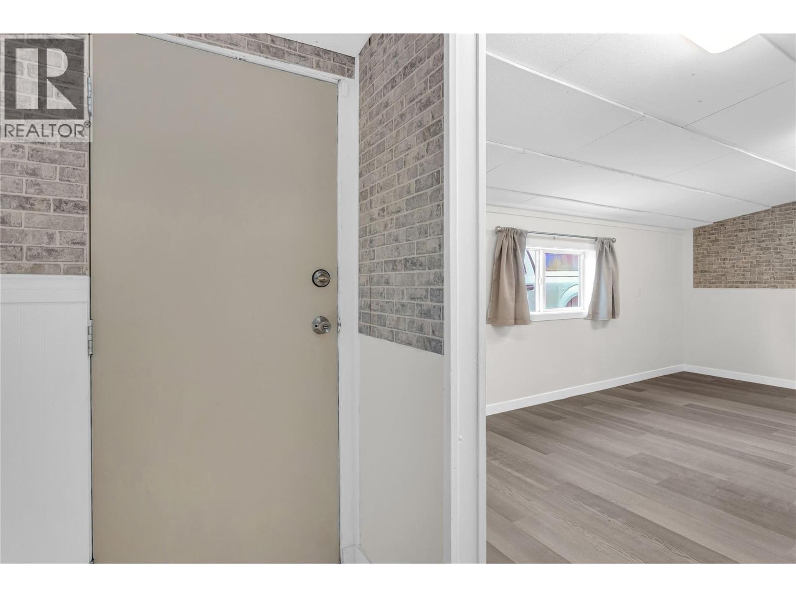 #111 1133 FINDLAY ROAD - 27