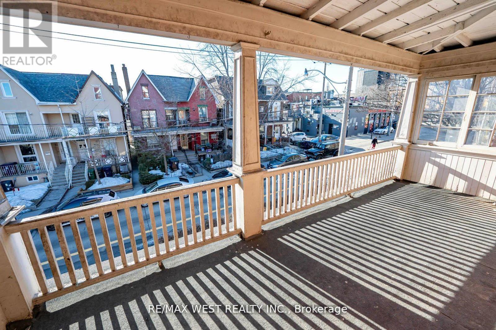217 GLADSTONE AVENUE - 35