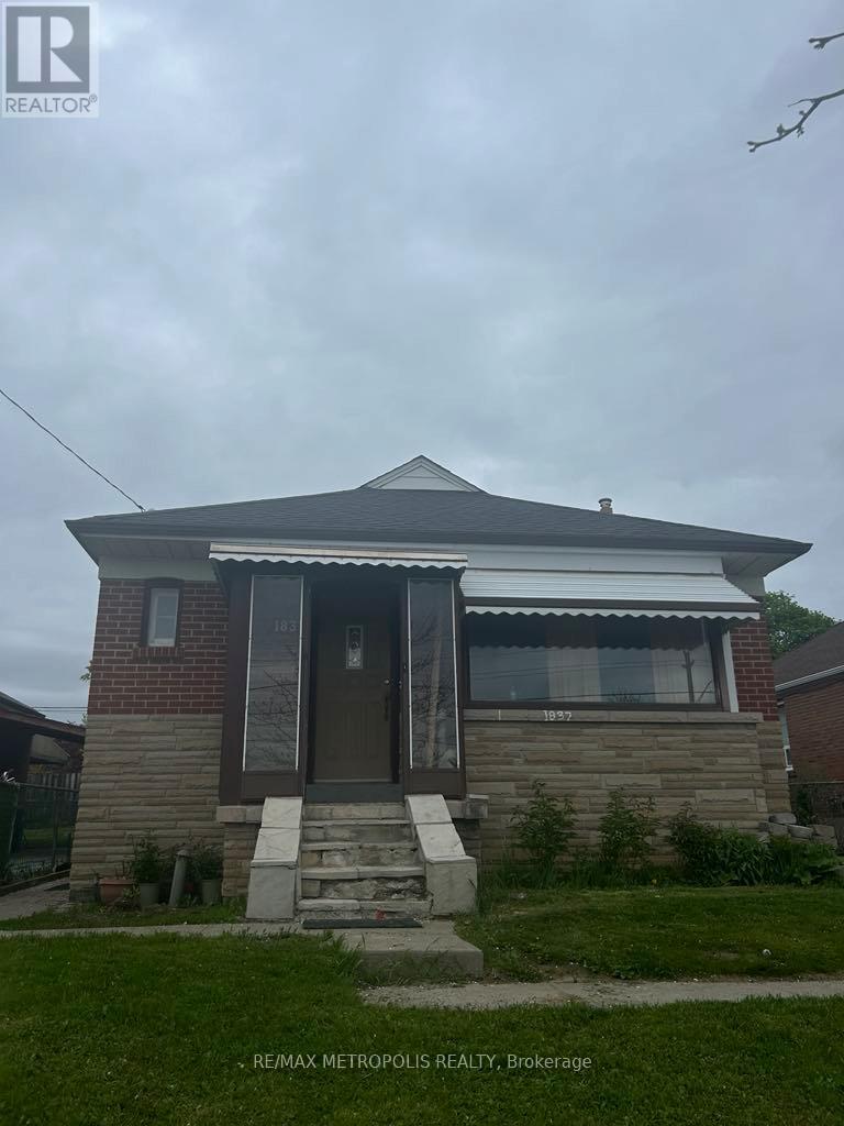 Listing photo of MAIN - 1837 VICTORIA PARK AVENUE