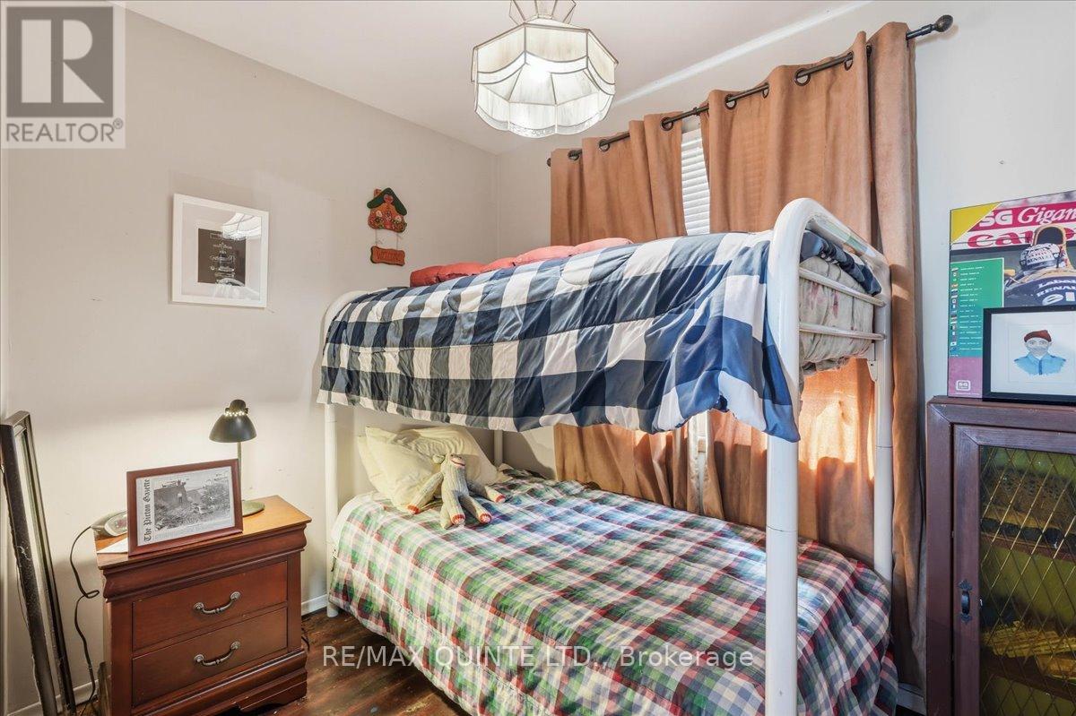 21D WILLOUGHBY LANE - 23