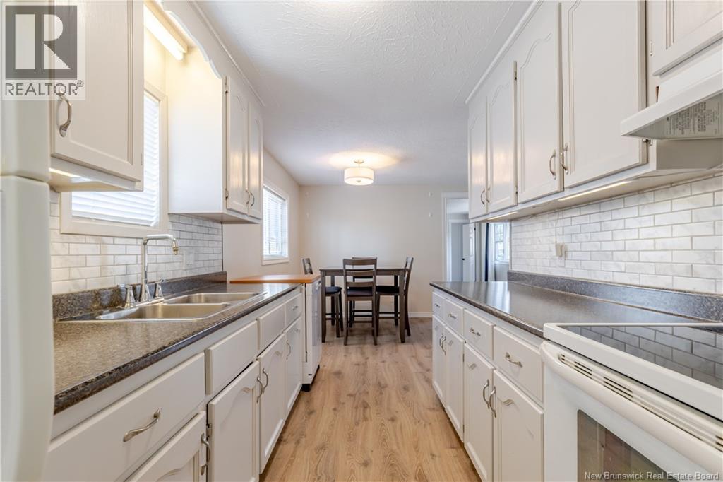 31 Leafwood Crescent — photo 4