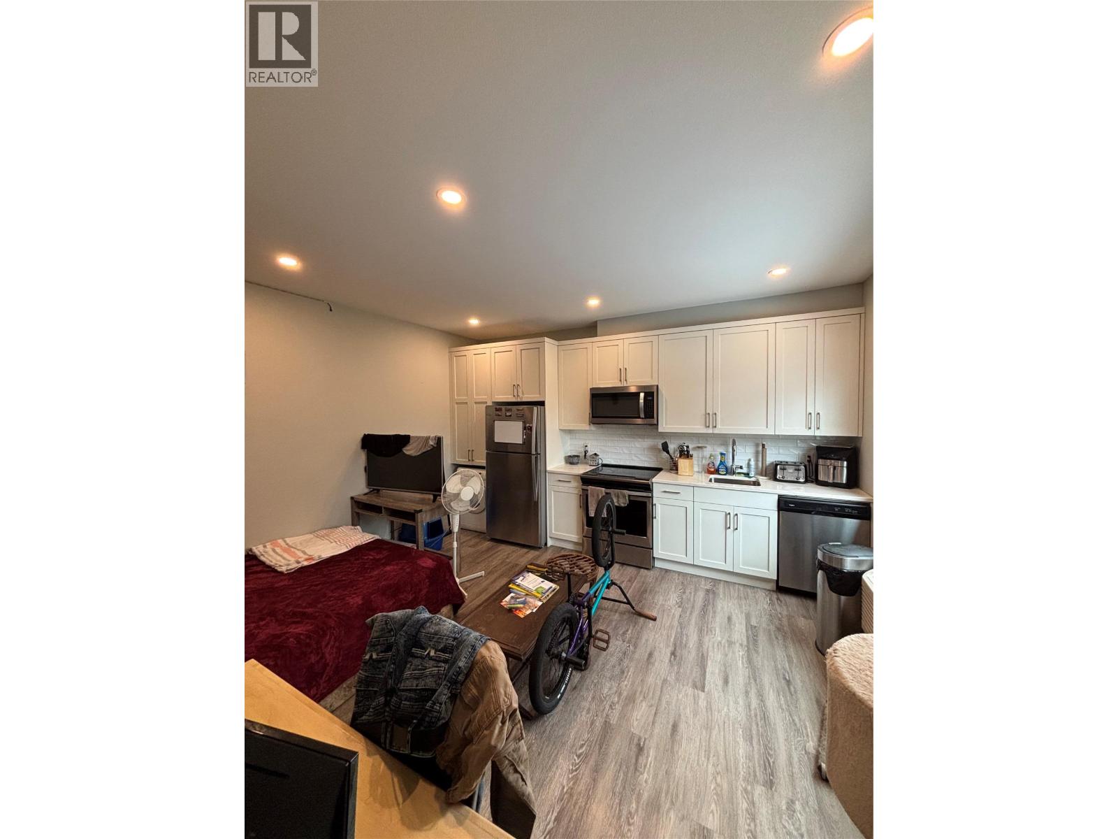 #24 4602 20 Street Unit# 24 - 11