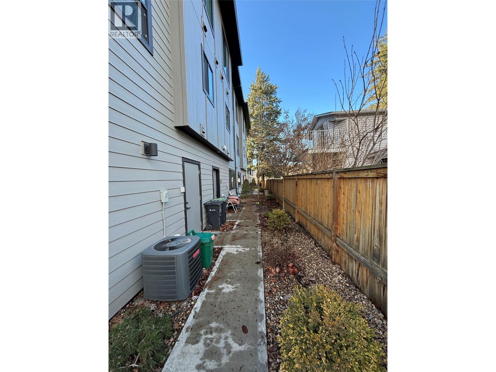 #24 4602 20 Street Unit# 24 - 8