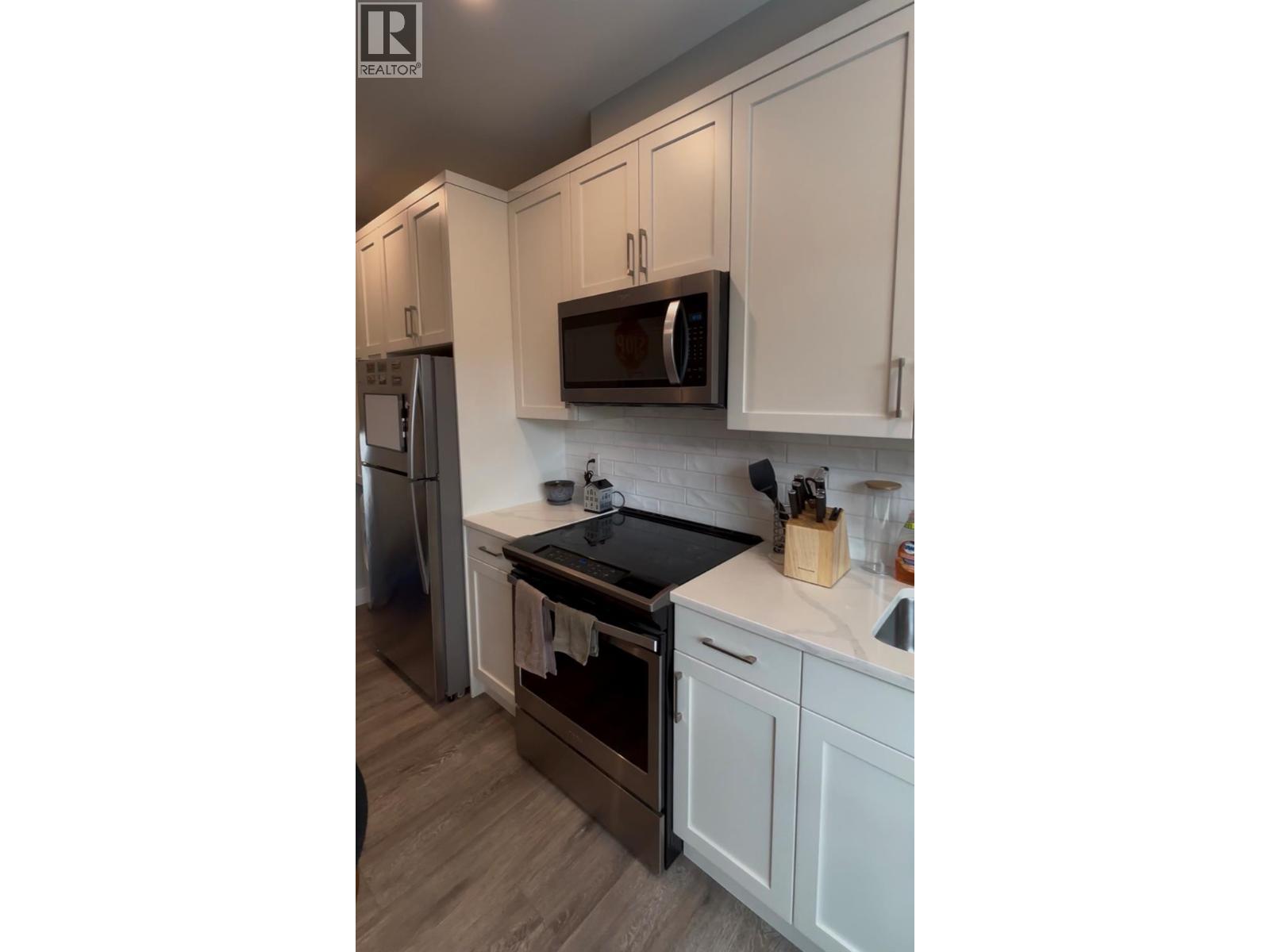 #24 4602 20 Street Unit# 24 - 12