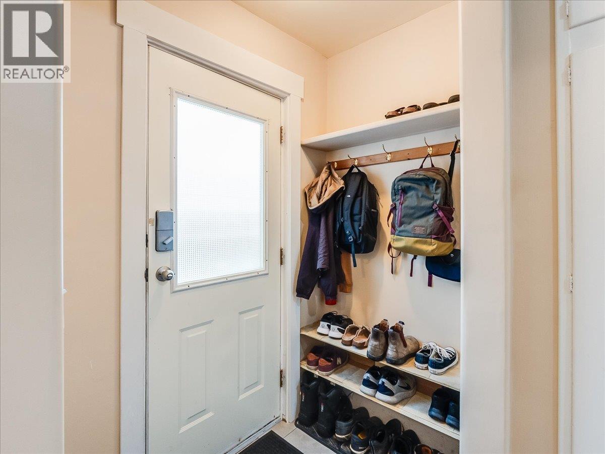 2824 9TH AVENUE - 20