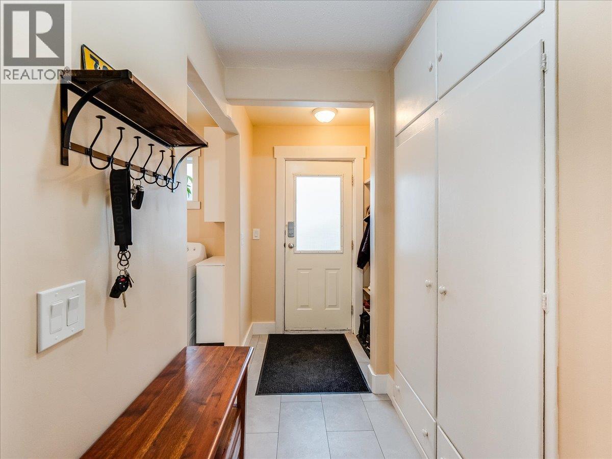 2824 9TH AVENUE - 19