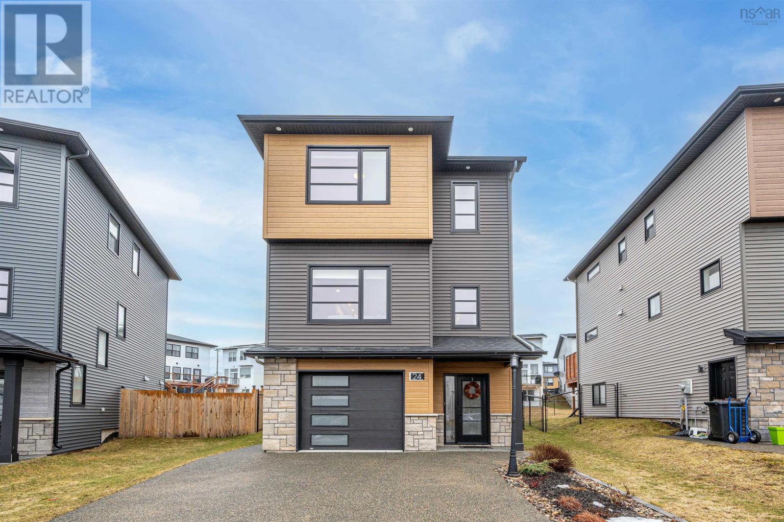 Property 2 of 51 of 24 Chardonnay Court