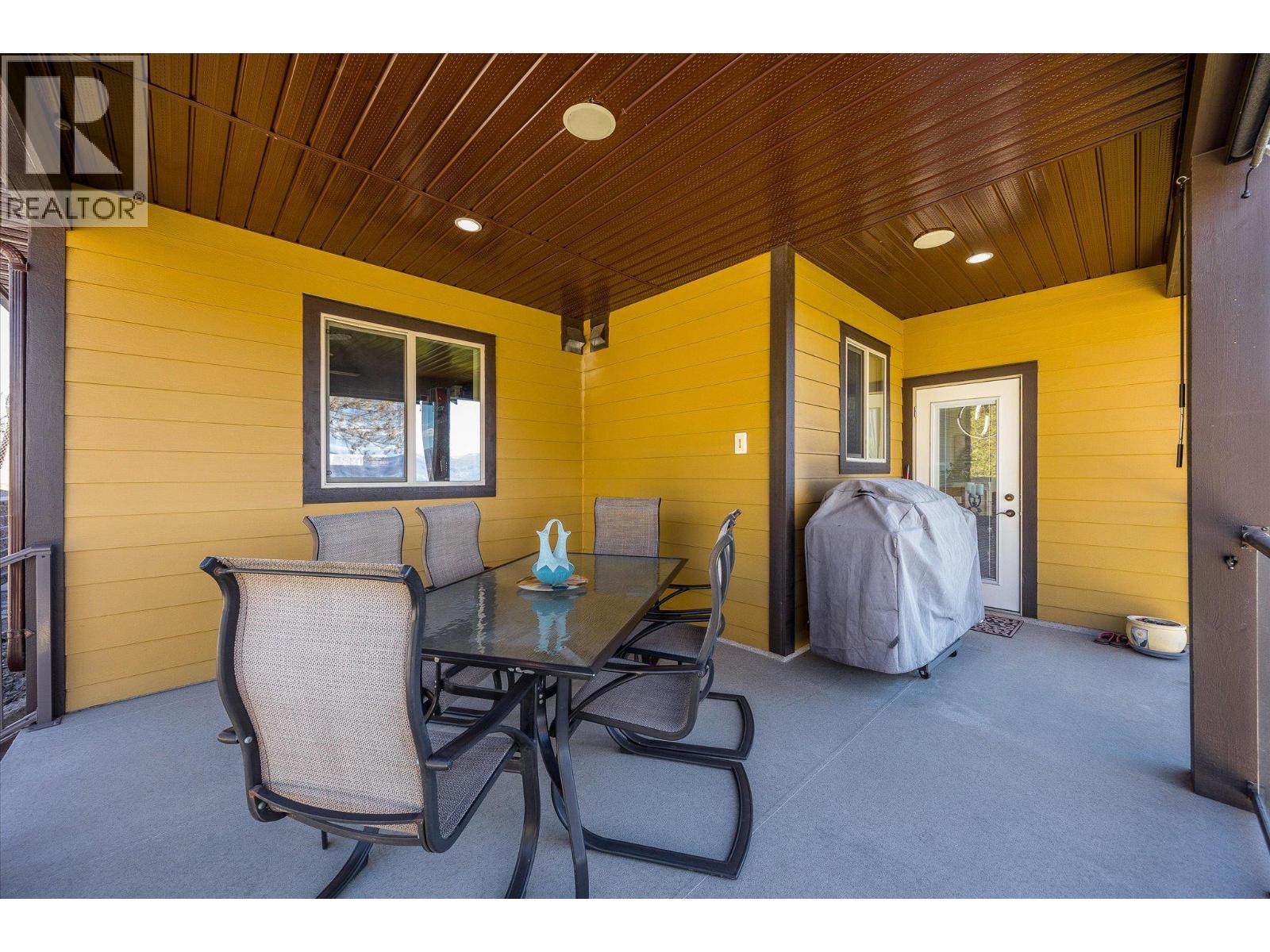 1018 HUME AVENUE - 19