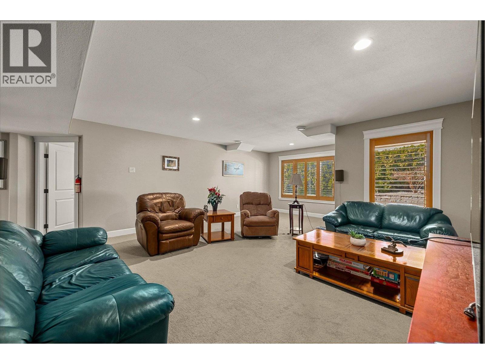 1018 HUME AVENUE - 41