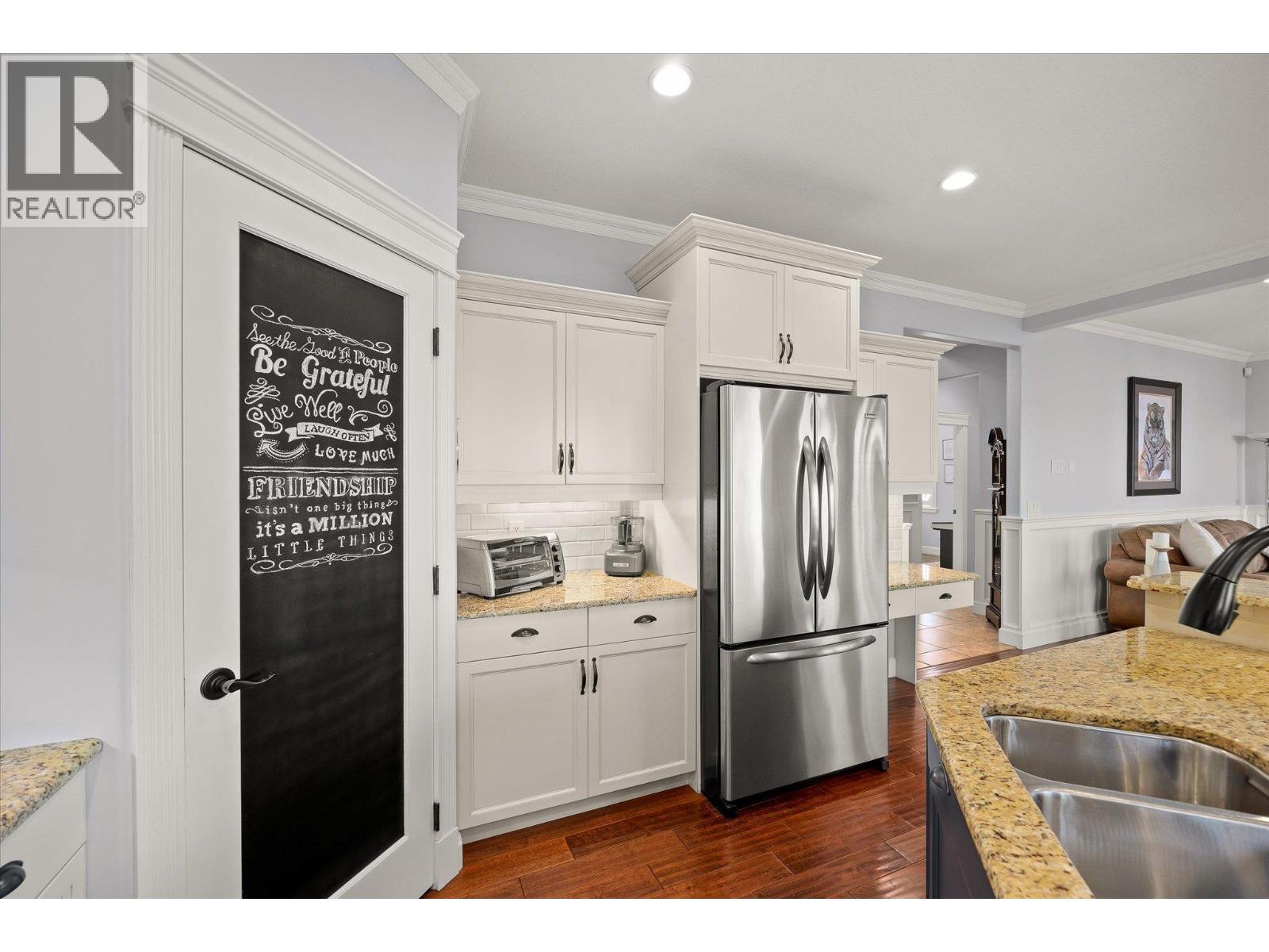 1018 HUME AVENUE - 10