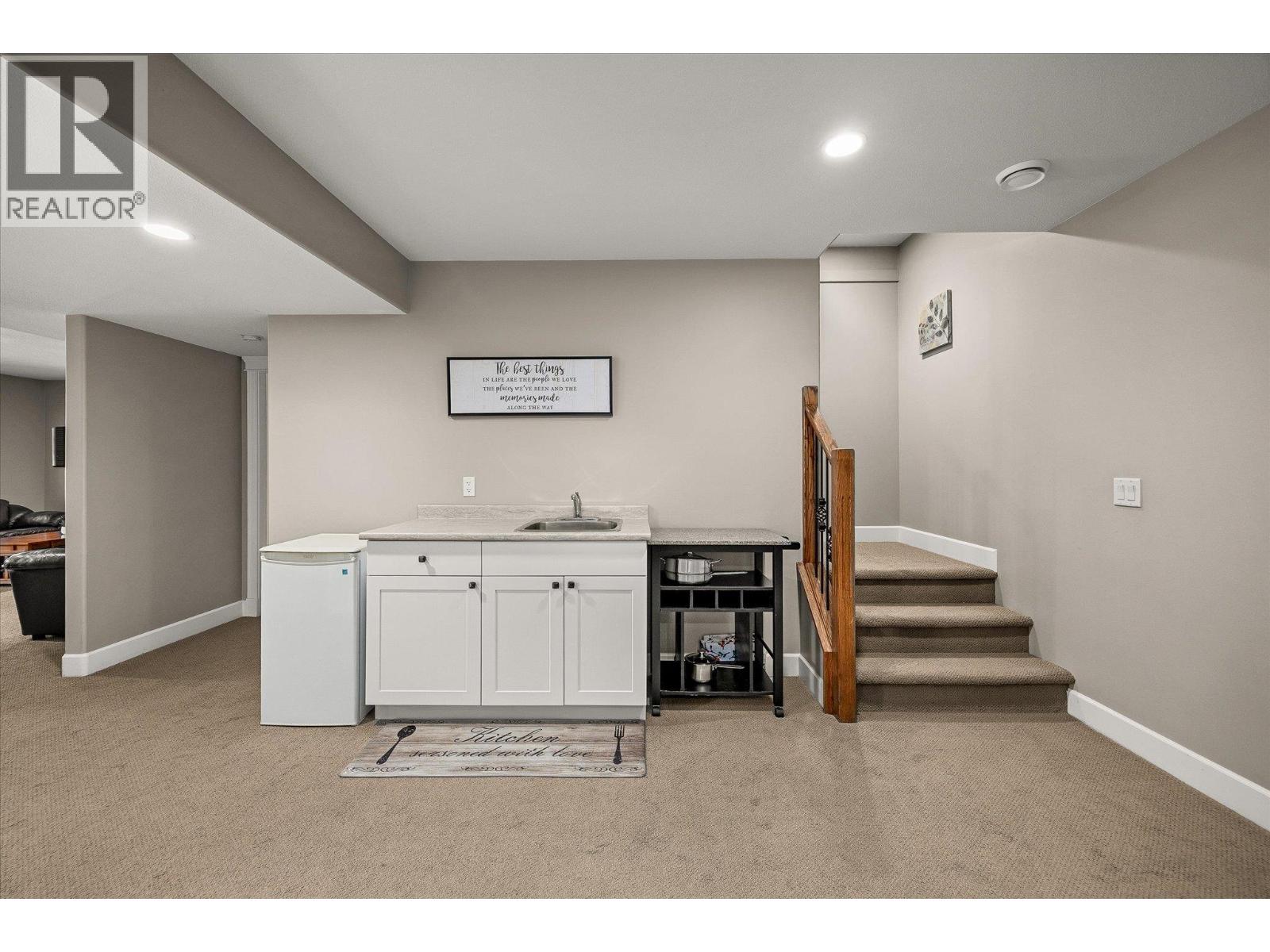 1018 HUME AVENUE - 46