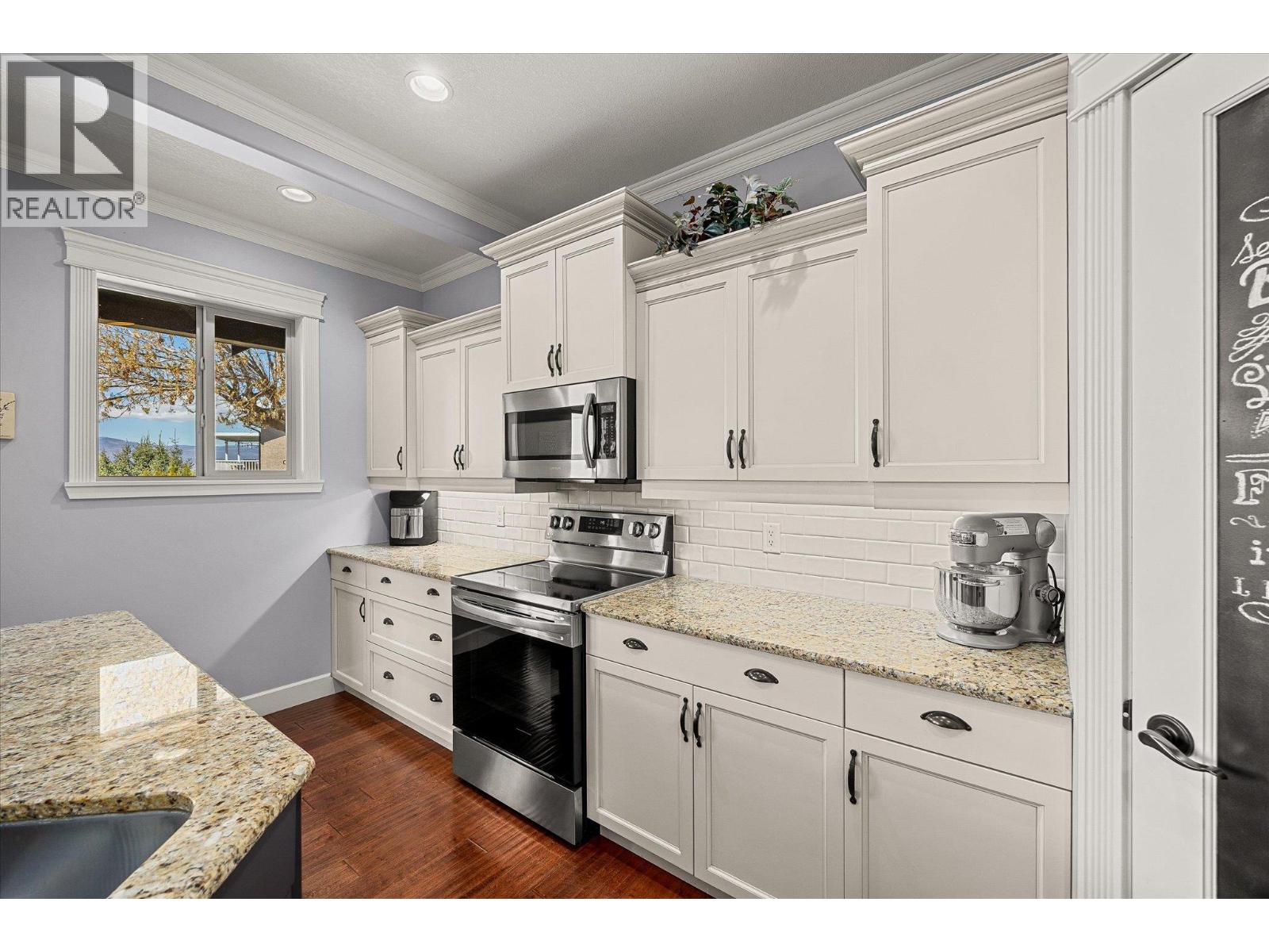 1018 HUME AVENUE - 9