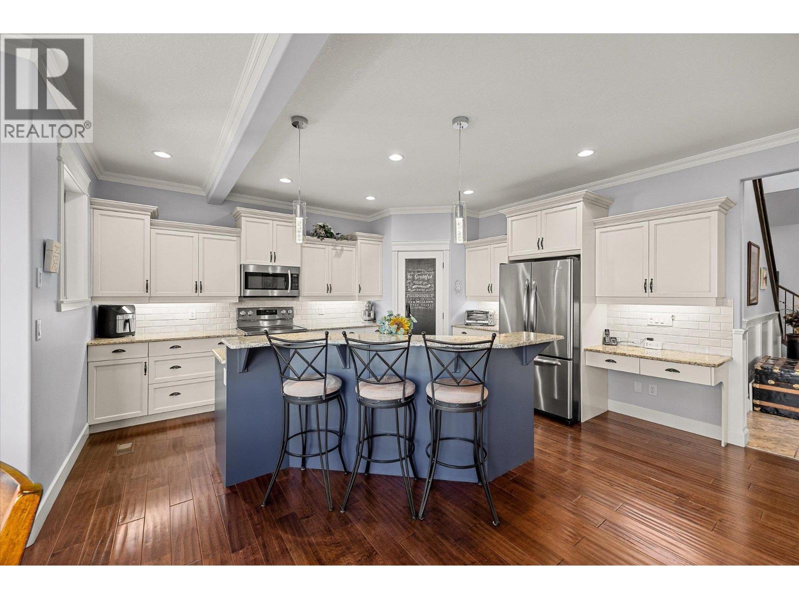 1018 HUME AVENUE - 7