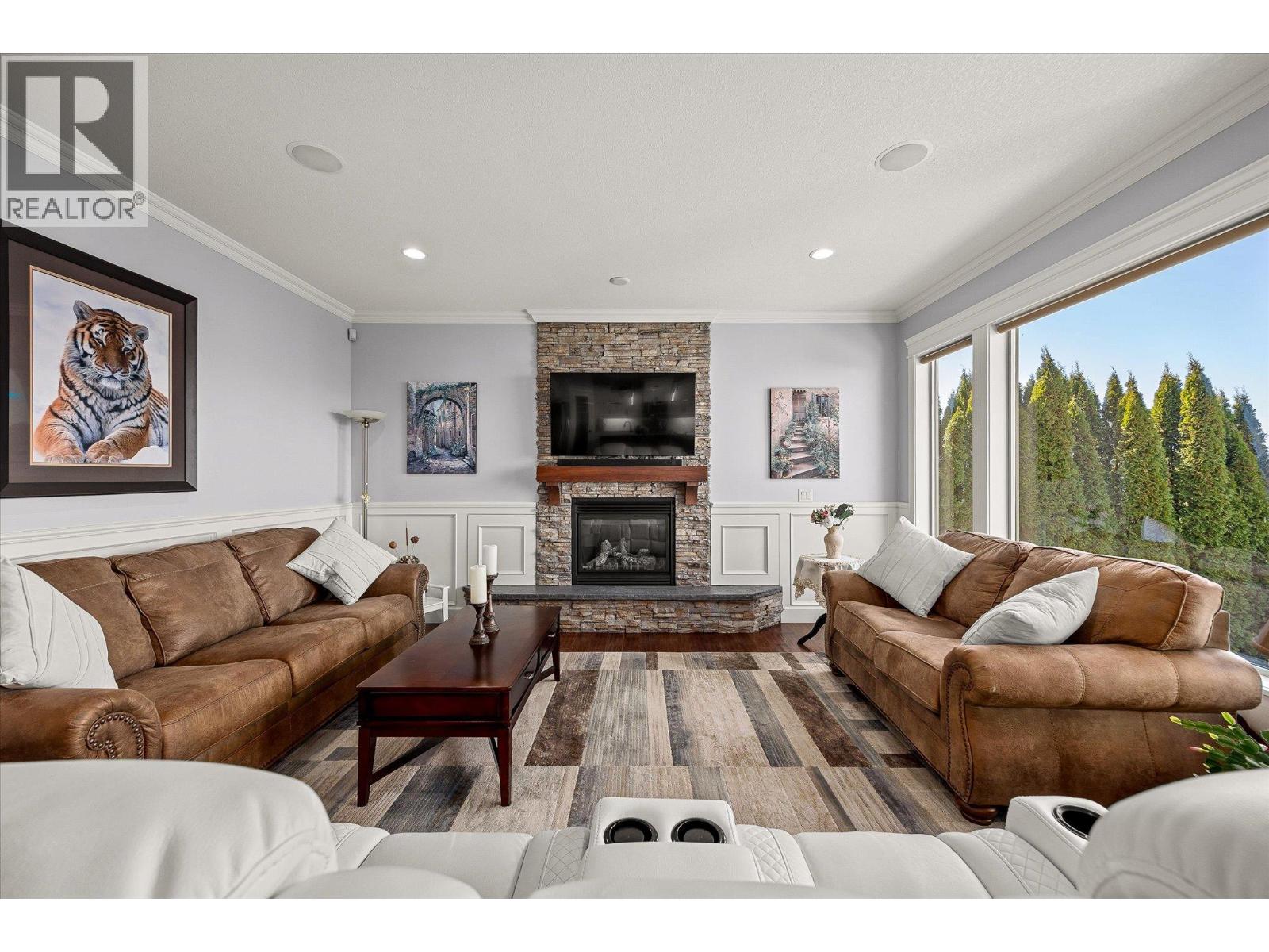 1018 HUME AVENUE - 13