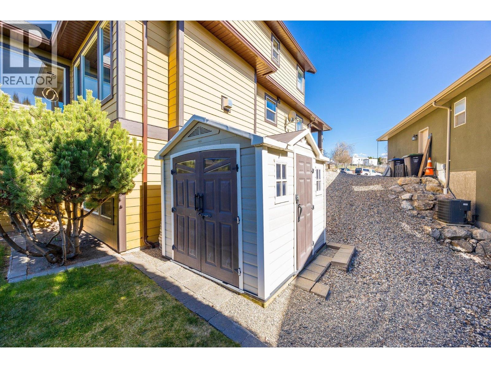 1018 HUME AVENUE - 62