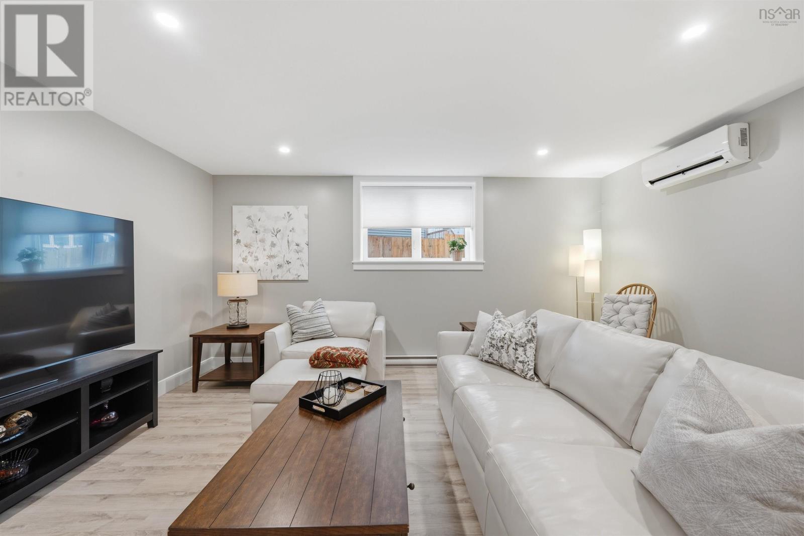 Property 37 of 51 of 24 Chardonnay Court