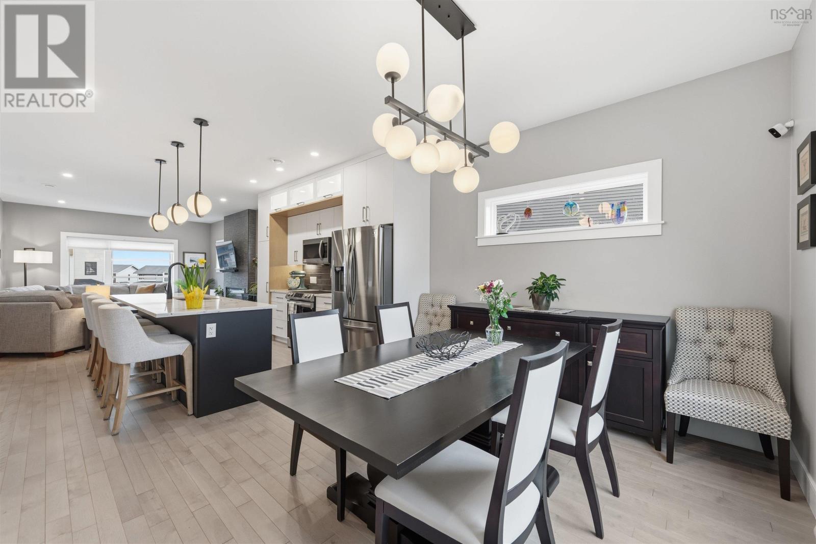 Property 16 of 51 of 24 Chardonnay Court