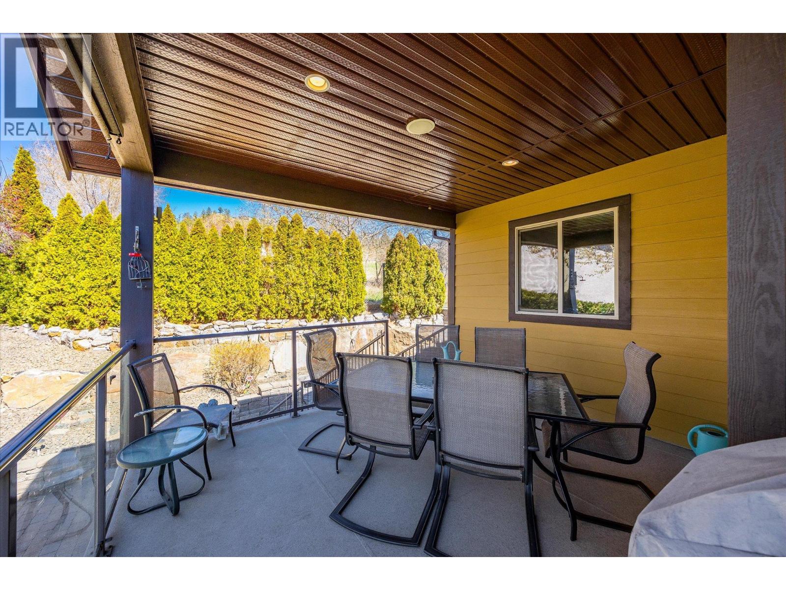 1018 HUME AVENUE - 22