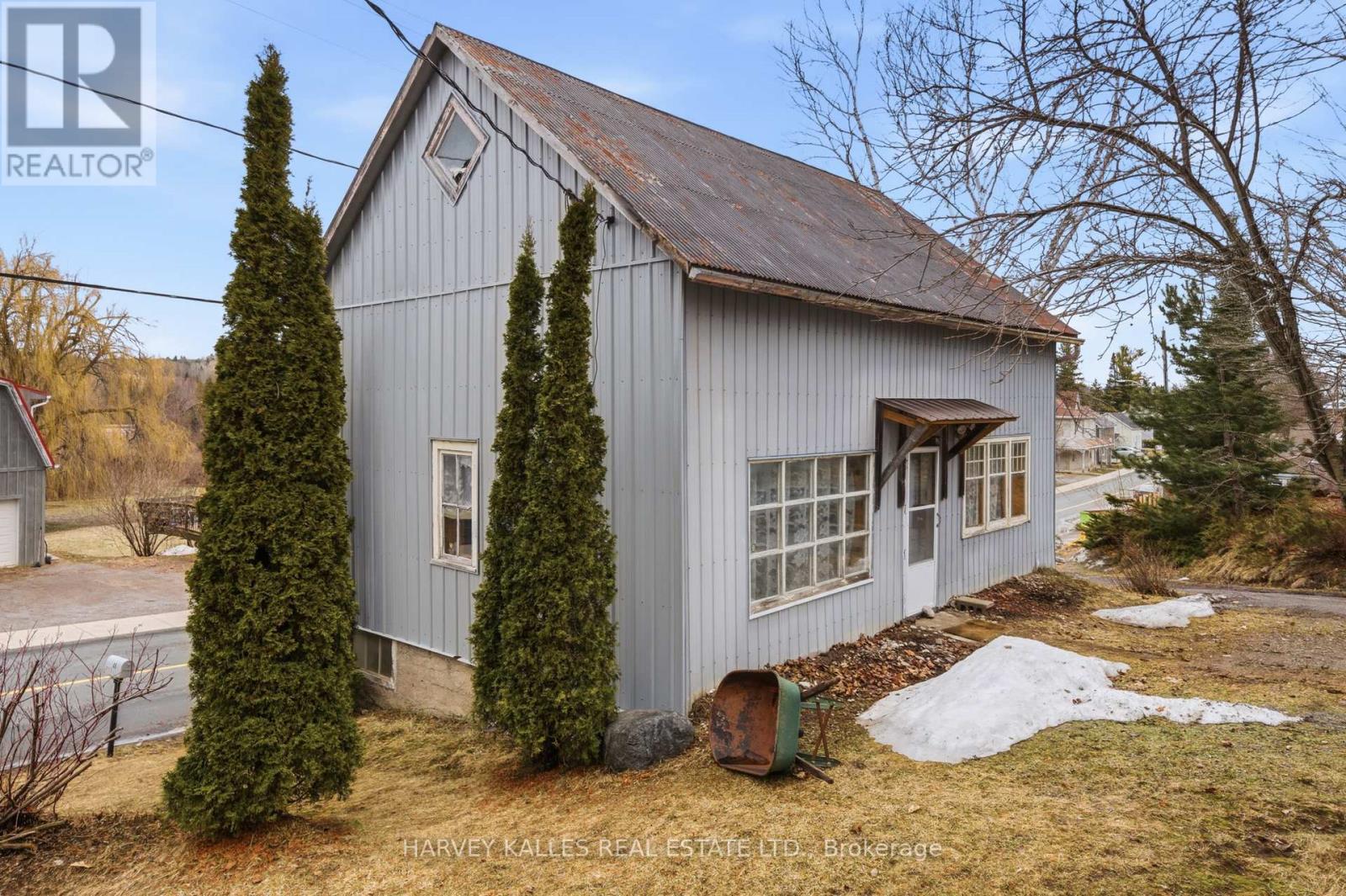 46 BANTA ROAD - 34