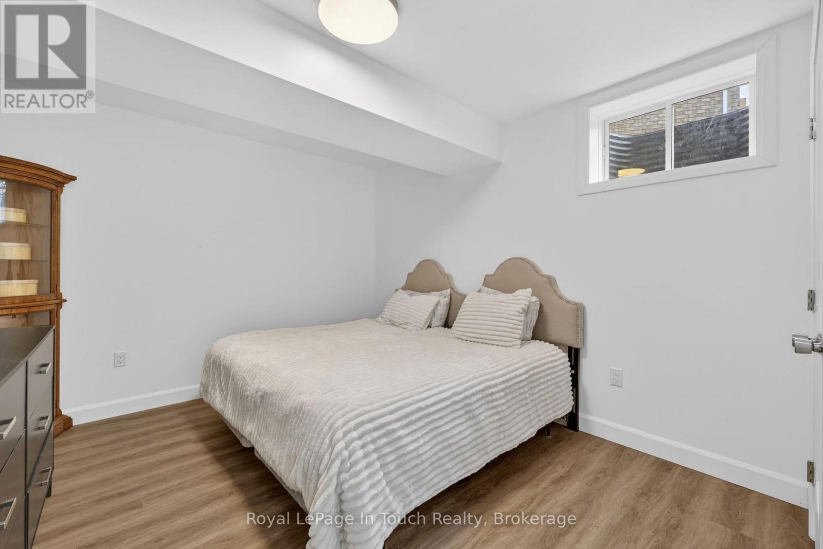 55 HUNTER AVENUE — photo 19