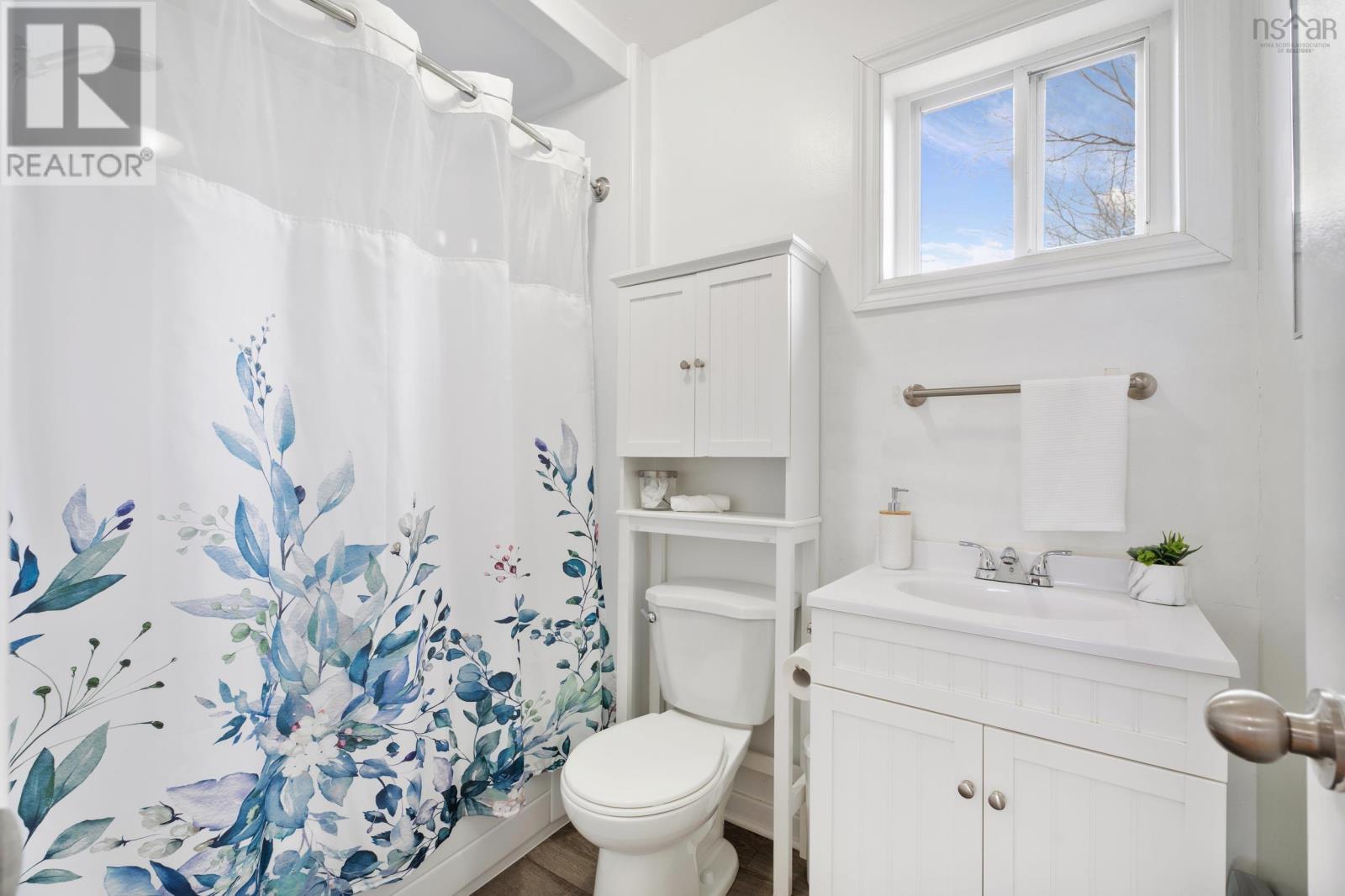 Property 24 of 50 of 16A Christopher Avenue