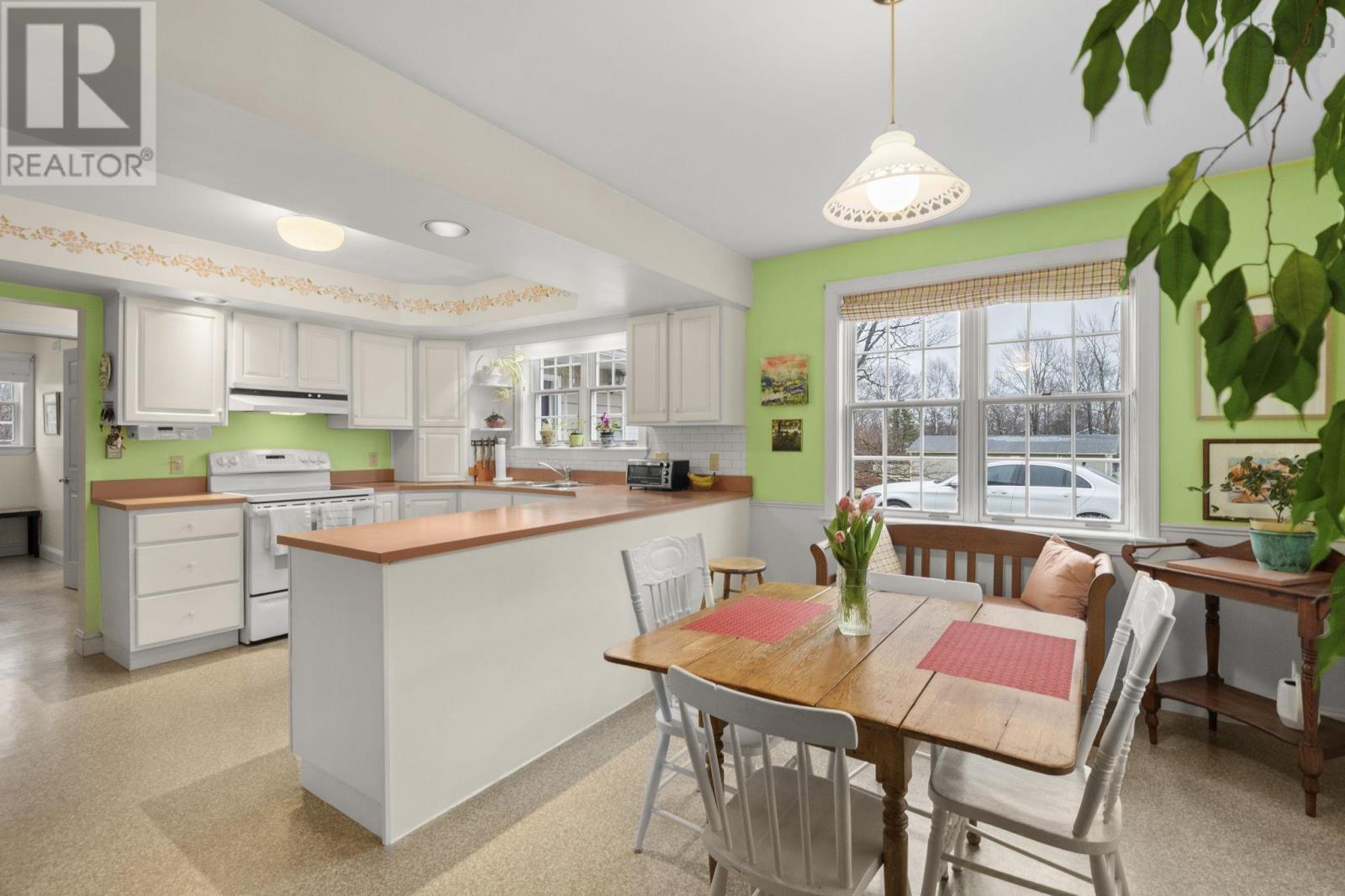 Property 9 of 50 of 93 Fraser Road