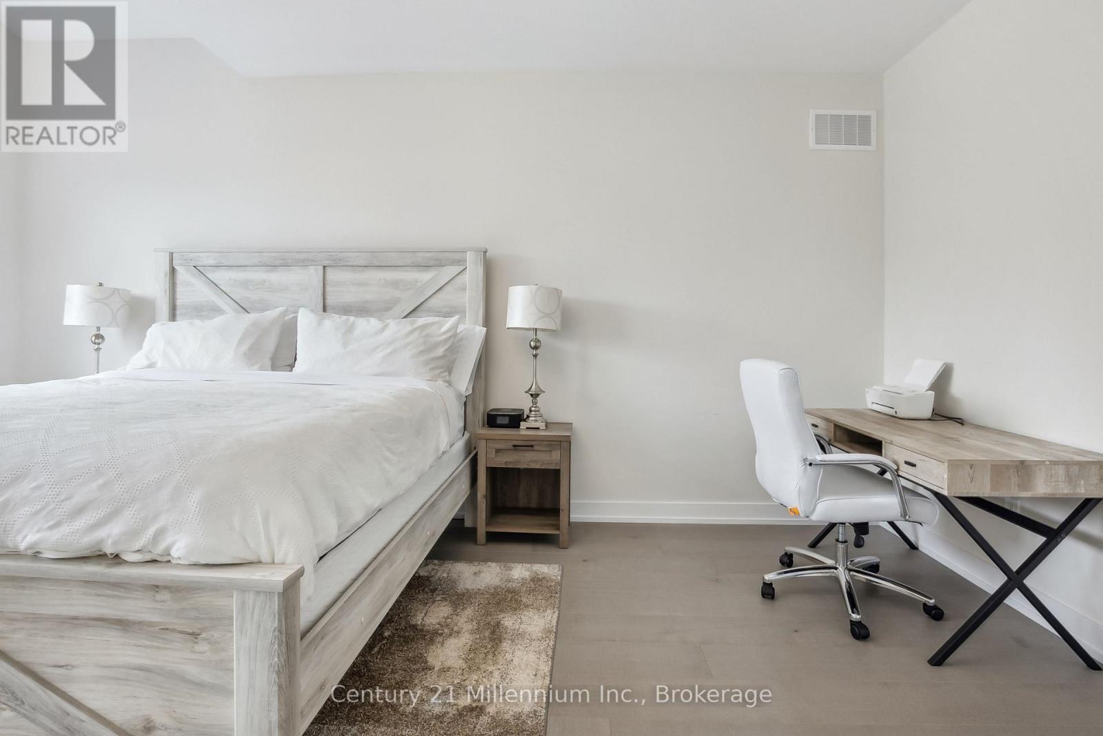 125 STONELEIGH DRIVE - 25
