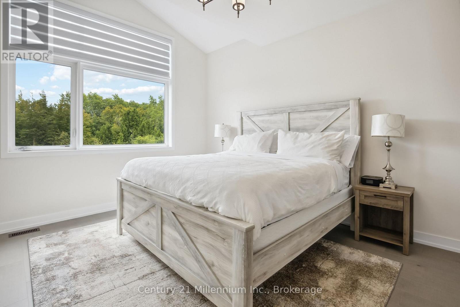125 STONELEIGH DRIVE - 26