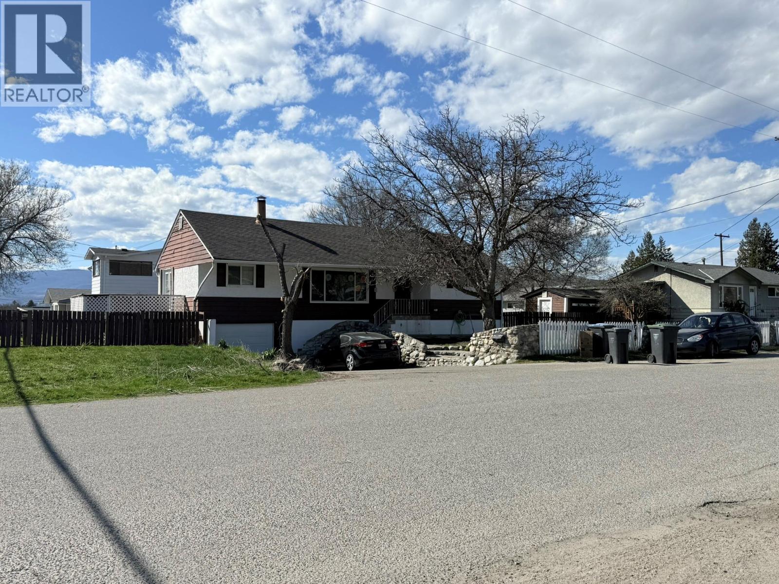  770 Cactus Road, Kelowna