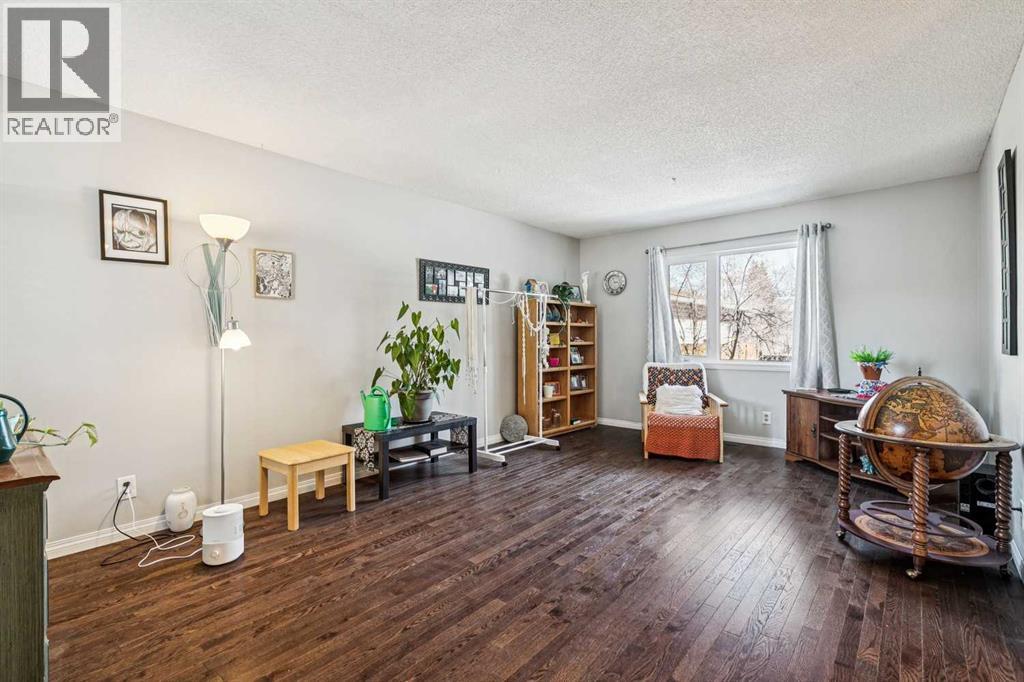 
          144 Waldron Avenue
            <br/>
            <span>Okotoks</span>
            , 
            <span>AB</span>
             <span>T1S1E1</span>
        